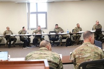 Army Reserve battalion command teams meet to discuss command priorities