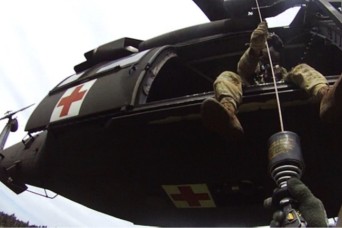 Tennessee National Guard Rescues 2 Injured Hikers