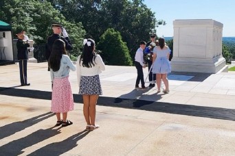 Local students recognized for wreath laying at Tomb of the Unknown Soldier 